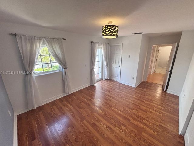 Home for rent at 21009 NE 31st Ave 0 - photo 7515197