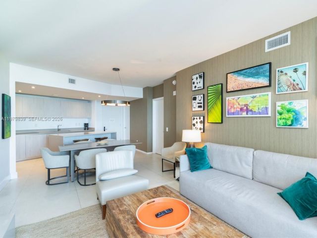 Apartment for sale  Unit #1206 - photo 7512360