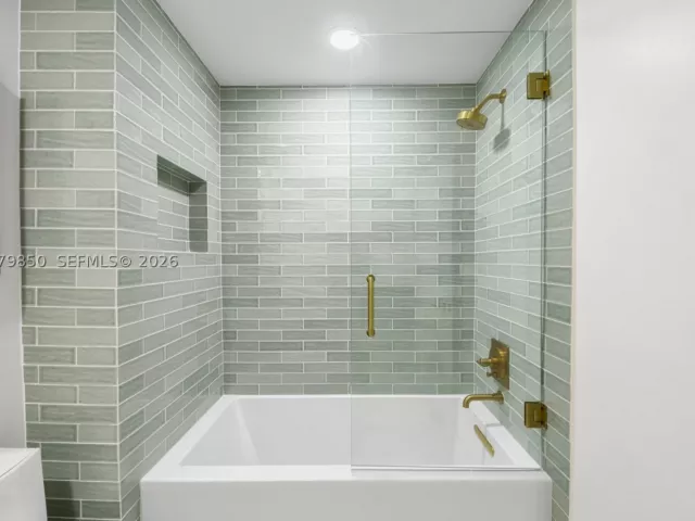 2-bedroom condo for sale in Fort Lauderdale - 2831 N Ocean Blvd 207N - MondialRealty