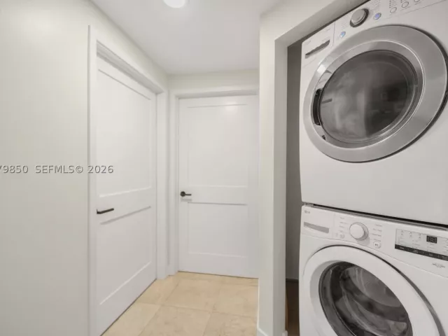 2-bedroom condo for sale in Fort Lauderdale - 2831 N Ocean Blvd 207N - MondialRealty