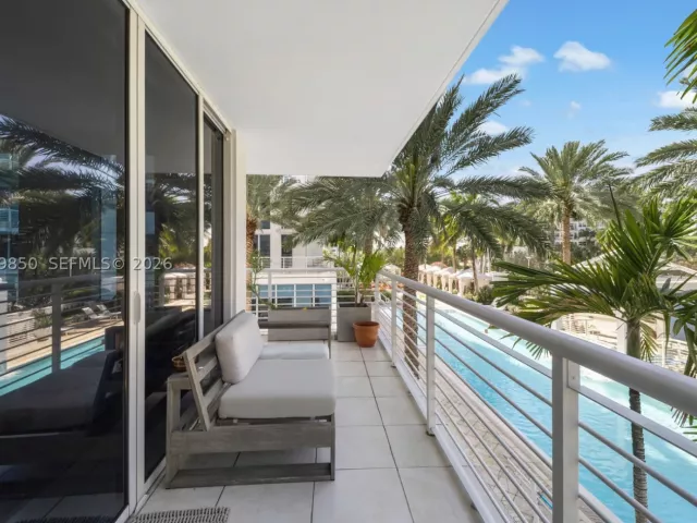 2-bedroom condo for sale in Fort Lauderdale - 2831 N Ocean Blvd 207N - MondialRealty