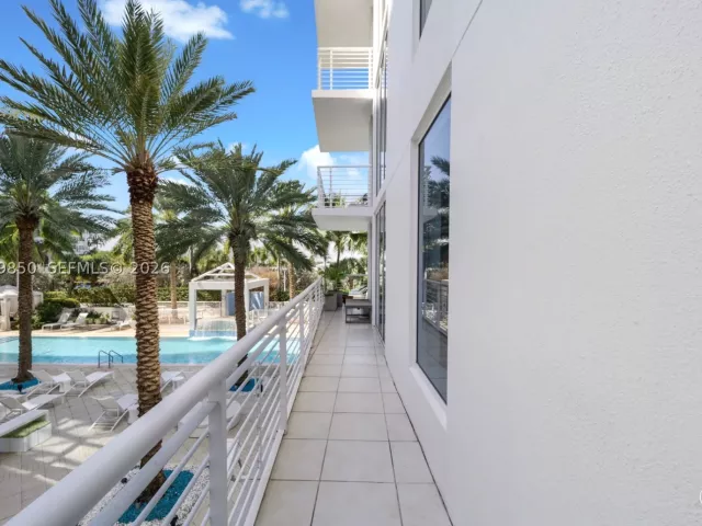 2-bedroom condo for sale in Fort Lauderdale - 2831 N Ocean Blvd 207N - MondialRealty