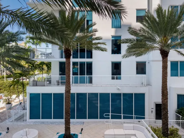 2-bedroom condo for sale in Fort Lauderdale - 2831 N Ocean Blvd 207N - MondialRealty