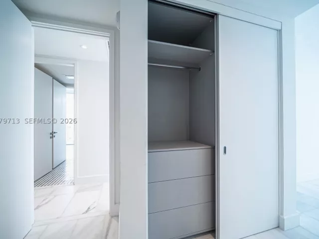 2-bedroom condo for sale in Miami - 700 NE 26TH TER 3006 - MondialRealty