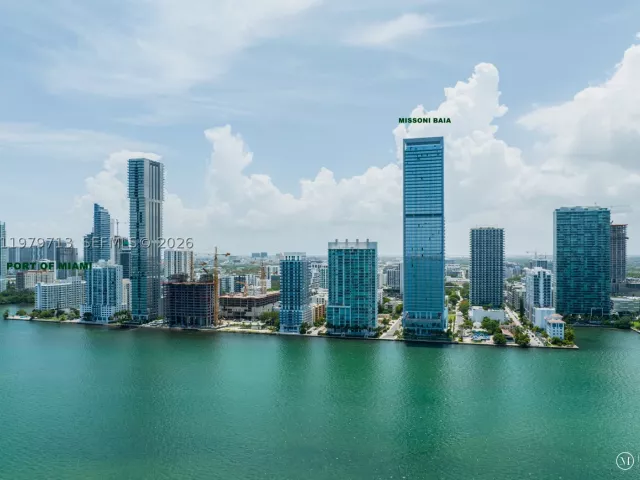 2-bedroom condo for sale in Miami - 700 NE 26TH TER 3006 - MondialRealty
