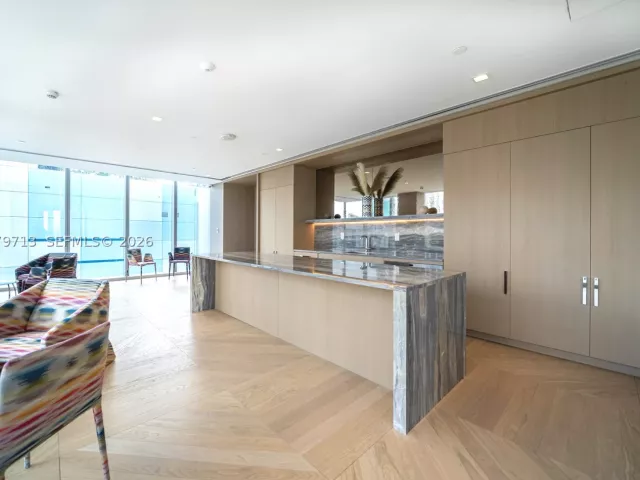 2-bedroom condo for sale in Miami - 700 NE 26TH TER 3006 - MondialRealty