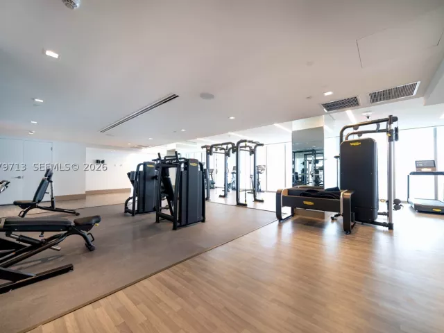 2-bedroom condo for sale in Miami - 700 NE 26TH TER 3006 - MondialRealty