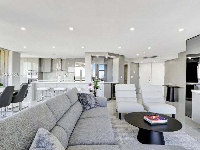 Apartment for sale  Unit #1004 - photo 7487594