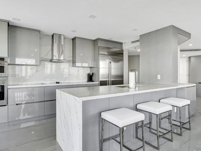 Apartment for sale  Unit #1004 - photo 7487596