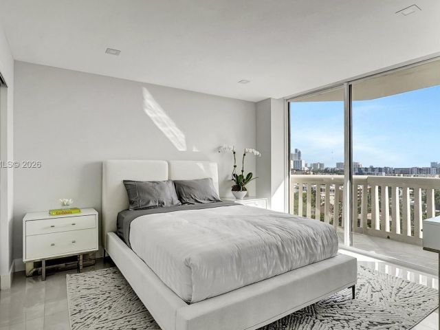 Apartment for sale  Unit #1004 - photo 7487598