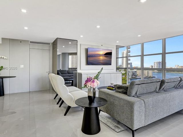 Apartment for sale  Unit #1004 - photo 7487615