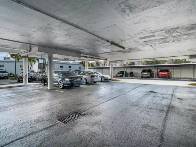 2-bedroom condo for sale in Hallandale Beach - 300 Three Islands Blvd PH4A - MondialRealty