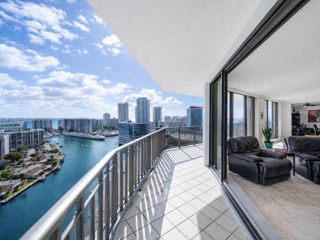 Apartment for sale  Unit #PH4A - photo 7519345