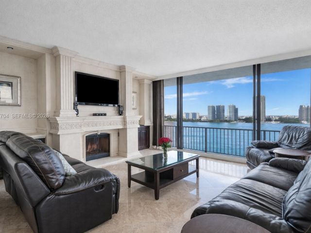 Apartment for sale  Unit #PH4A - photo 7519346