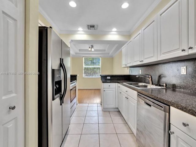 3-bedroom home for rent in Pembroke Pines - 858 NW 170th Ter 858 - MondialRealty