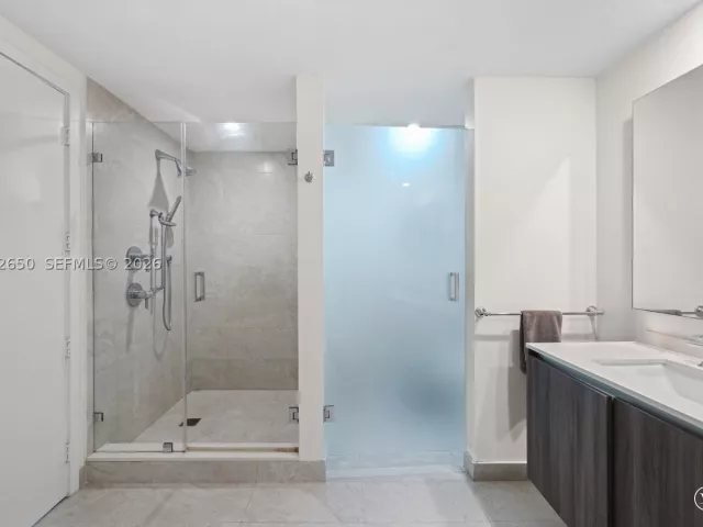 3-bedroom condo for sale in Miami - 488 NE 18th St 2112 - MondialRealty