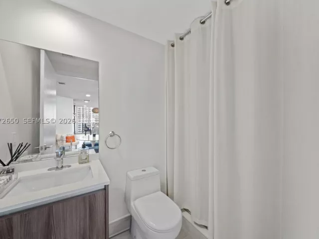 3-bedroom condo for sale in Miami - 488 NE 18th St 2112 - MondialRealty