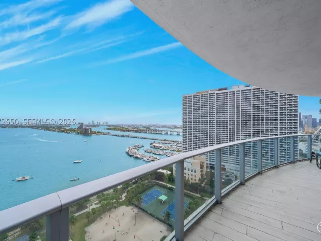 3-bedroom condo for sale in Miami - 488 NE 18th St 2112 - MondialRealty