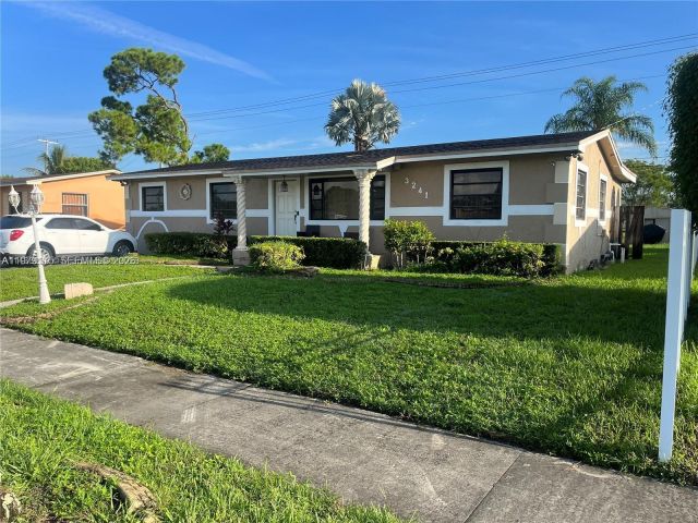 3-bedroom home for rent in Miami Gardens - 3241 NW 154th Ter - MondialRealty
