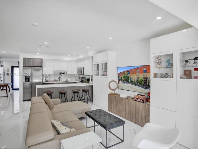 Home for rent at 3648 NE 167th St 27 - photo 7480987