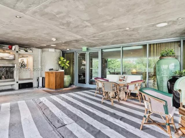 1-bedroom condo for rent in Miami - 1300 S Miami Ave 2508 - MondialRealty