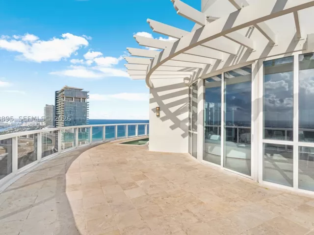 6-bedroom condo for sale in Sunny Isles Beach - 18201 E Collins Ave TS1 - MondialRealty