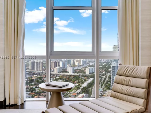 6-bedroom condo for sale in Sunny Isles Beach - 18201 E Collins Ave TS1 - MondialRealty