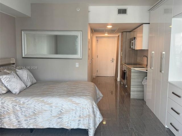 Apartment for rent  Unit #2512 - photo 7509795