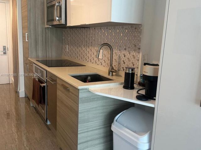 Apartment for rent  Unit #2512 - photo 7509799