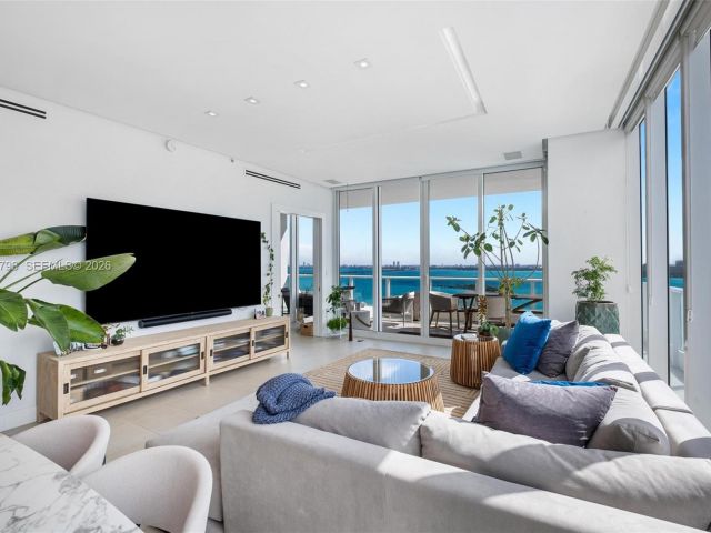 Apartment for sale  Unit #2510 - photo 7494873