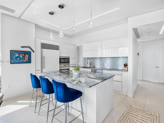 Apartment for sale  Unit #2510 - photo 7494877