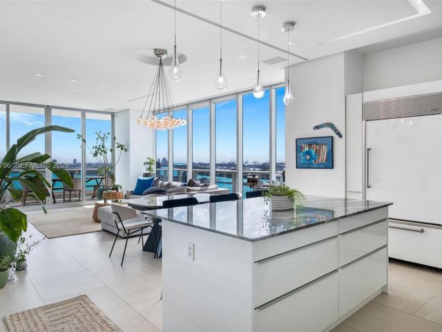 Apartment for sale  Unit #2510 - photo 7494887