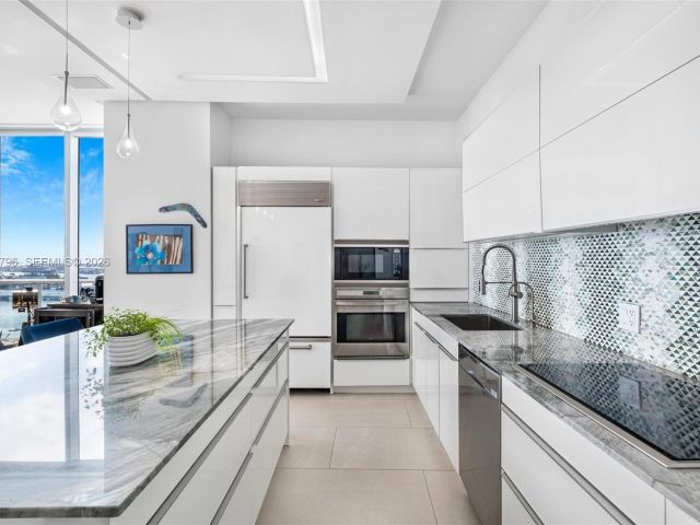 Apartment for sale  Unit #2510 - photo 7494889