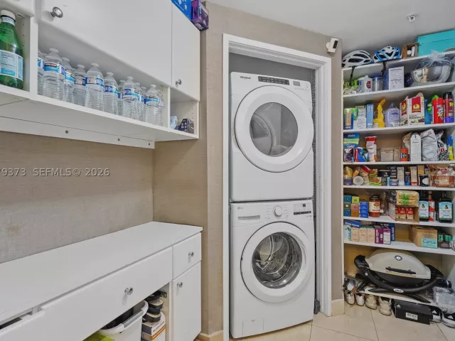 3-bedroom condo for sale in Sunny Isles Beach - 16275 Collins Ave 2101 - MondialRealty