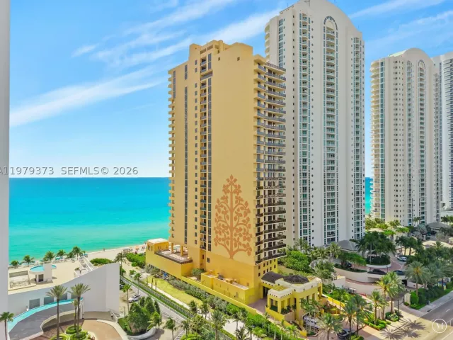 3-bedroom condo for sale in Sunny Isles Beach - 16275 Collins Ave 2101 - MondialRealty