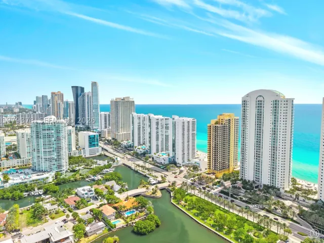 3-bedroom condo for sale in Sunny Isles Beach - 16275 Collins Ave 2101 - MondialRealty