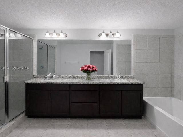 Home for rent at 445 NW 36th Ave - photo 7478514