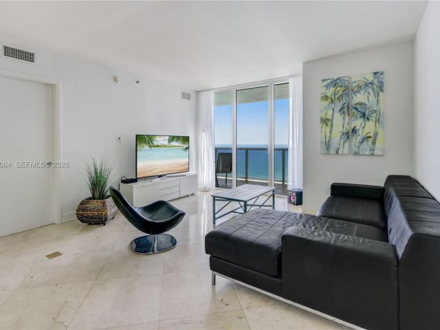 Apartment for rent  Unit #3804 - photo 7499514