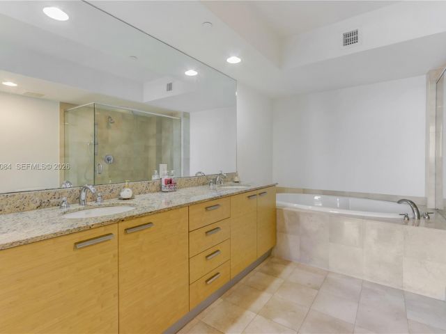 Apartment for rent  Unit #3804 - photo 7499520