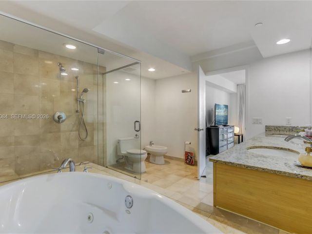 Apartment for rent  Unit #3804 - photo 7499521