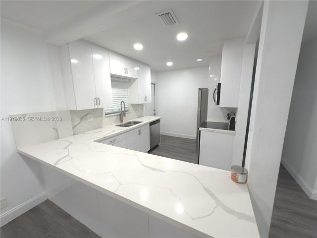 Home for rent at 1403 Adams St 1403 - photo 7473487