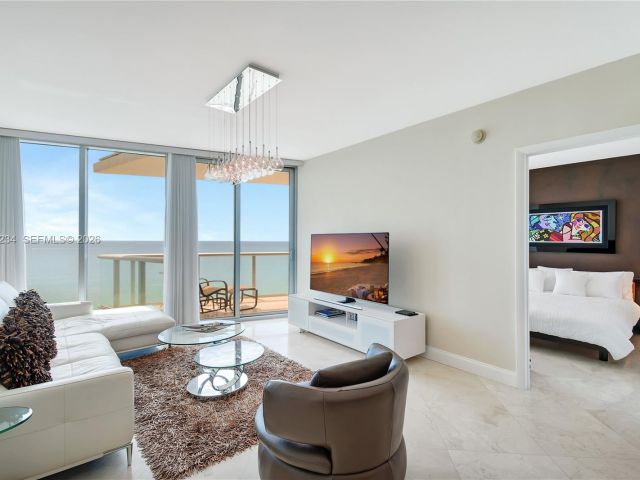 Apartment for rent  Unit #2006 - photo 7513823