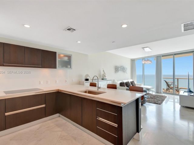 Apartment for rent  Unit #2006 - photo 7513825