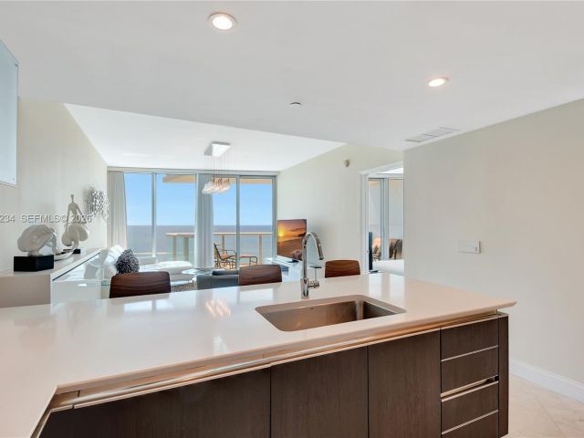 Apartment for rent  Unit #2006 - photo 7513826