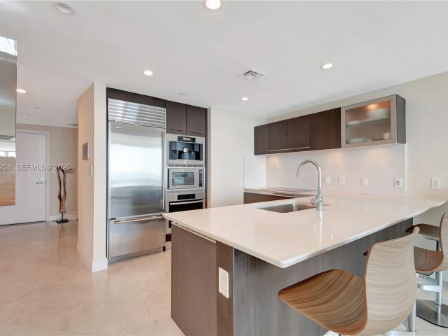 Apartment for rent  Unit #2006 - photo 7513828