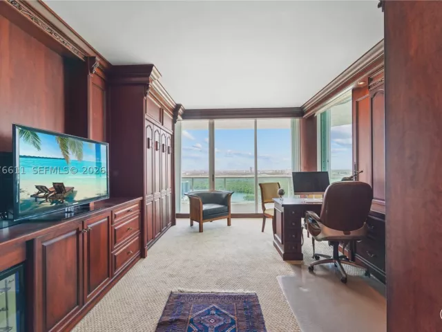 3-bedroom condo for sale in Sunny Isles Beach - 16500 Collins Ave PHE - MondialRealty