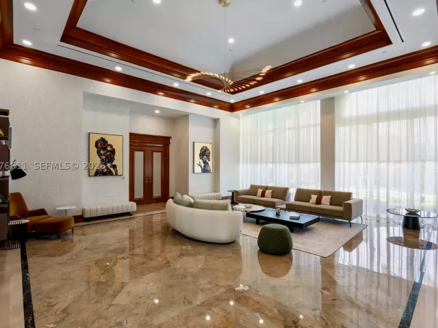 3-bedroom condo for sale in Sunny Isles Beach - 16500 Collins Ave PHE - MondialRealty