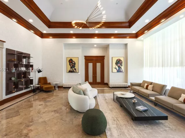 3-bedroom condo for sale in Sunny Isles Beach - 16500 Collins Ave PHE - MondialRealty