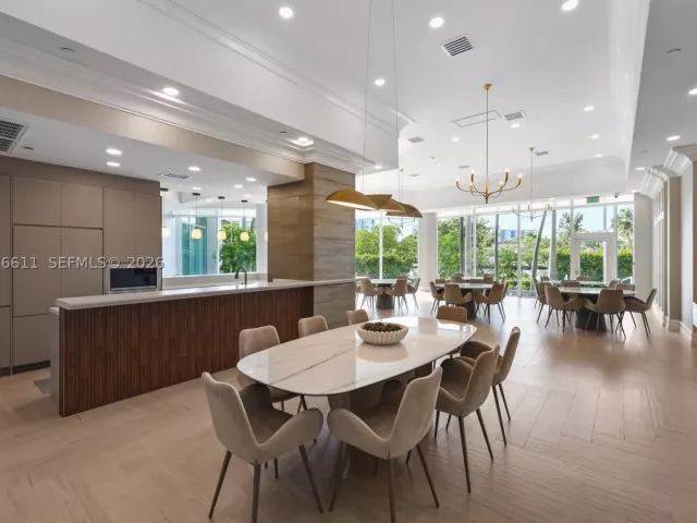 3-bedroom condo for sale in Sunny Isles Beach - 16500 Collins Ave PHE - MondialRealty