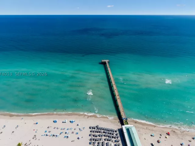 2-bedroom condo for rent in Sunny Isles Beach - 16699 Collins Ave 3803 - MondialRealty